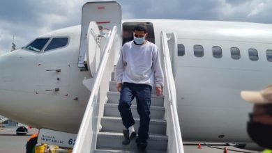 Noe David Alvarez Escamilla, a 24-year-old unlawfully present Salvadoran national wanted for aggravated homicide and illegal associations in El Salvador, disembarks from an ICE Air charter flight Feb. 17 at the Monseñor Óscar Arnulfo Romero International Airport in San Salvador. Upon exiting the flight, Alvarez was turned over to law enforcement officials from El Salvador’s Civilian National Police (PNC).